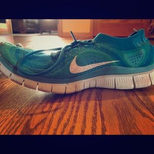 Nike Women’s Flyknit shoes size 8